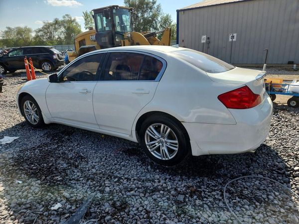 2013 INFINITI G37
