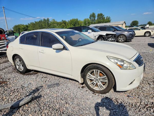 2013 INFINITI G37