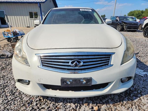 2013 INFINITI G37