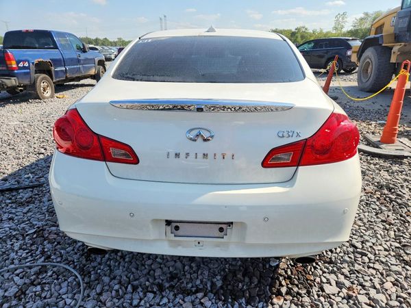 2013 INFINITI G37