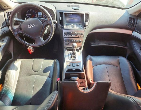 2013 INFINITI G37