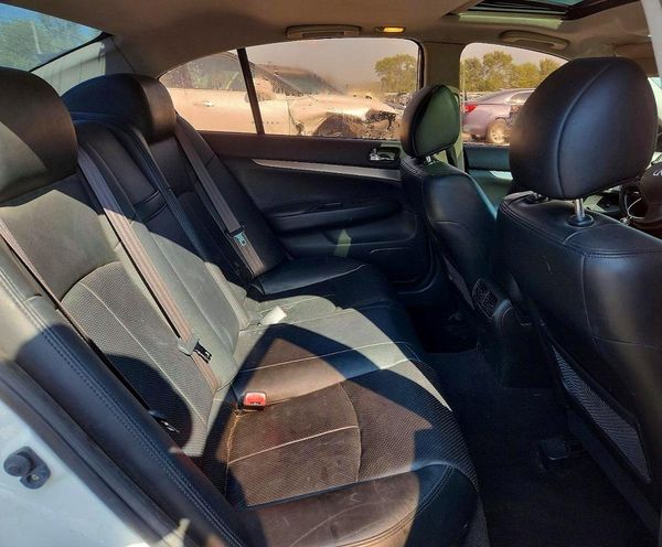 2013 INFINITI G37