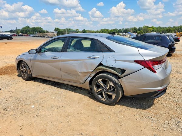 2022 HYUNDAI ELANTRA SEL w/Premium Pkg