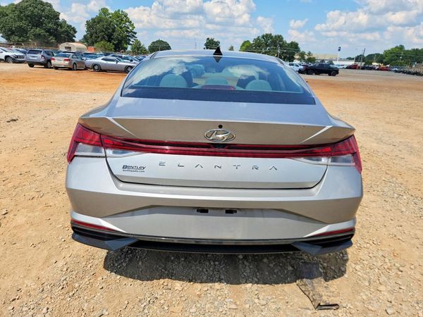 2022 HYUNDAI ELANTRA SEL w/Premium Pkg