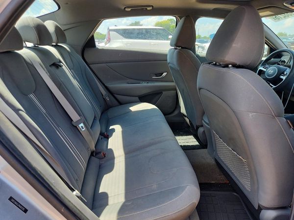 2022 HYUNDAI ELANTRA SEL w/Premium Pkg