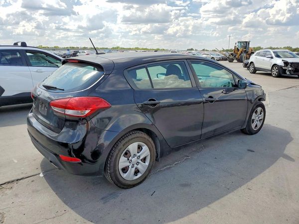 2017 KIA FORTE5 LX