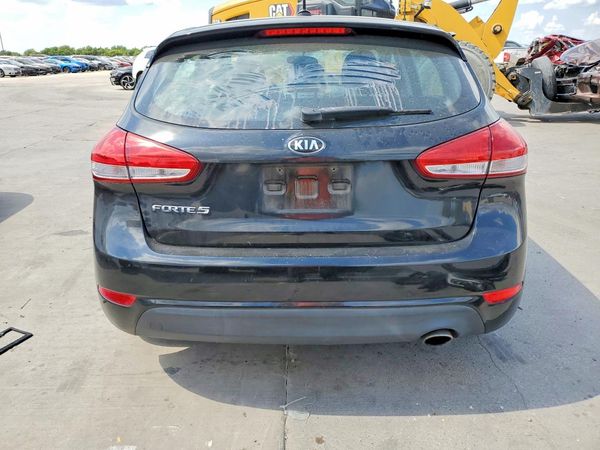 2017 KIA FORTE5 LX