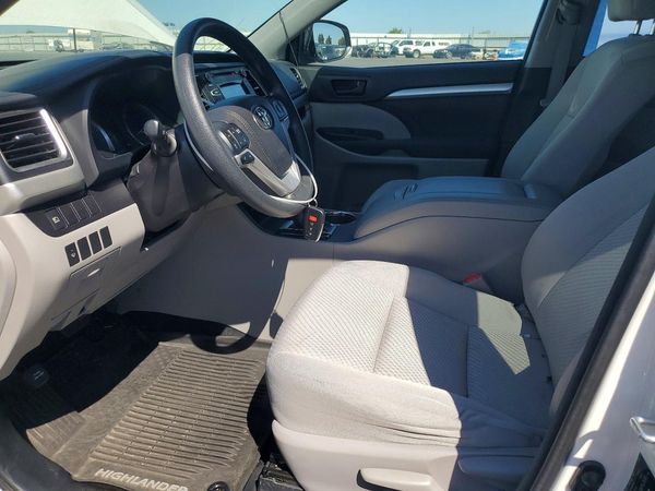 2017 TOYOTA HIGHLANDER LE Hybrid — DENT