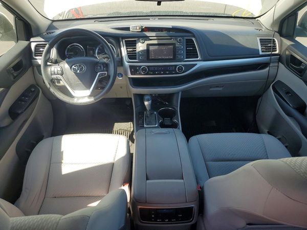 2017 TOYOTA HIGHLANDER LE Hybrid — CKPT