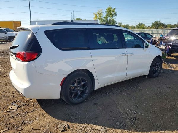 2019 CHRYSLER PACIFICA