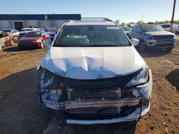 2019 CHRYSLER PACIFICA