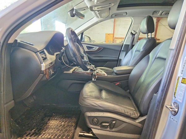 2017 AUDI Q7 quattro Premium Plus