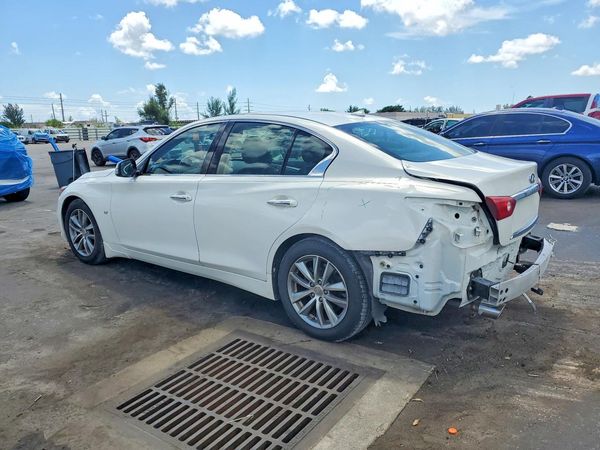 2015 INFINITI Q50