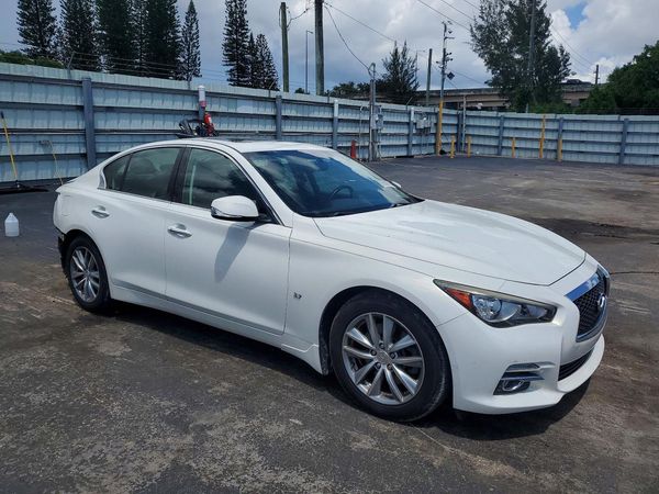 2015 INFINITI Q50