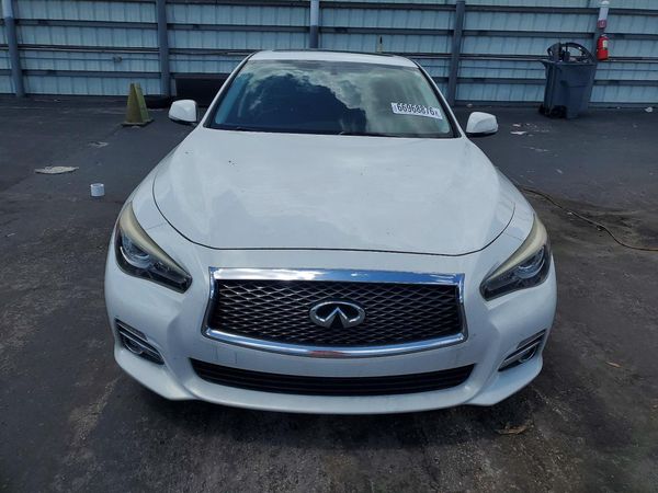 2015 INFINITI Q50