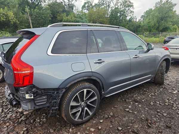 2018 VOLVO XC90