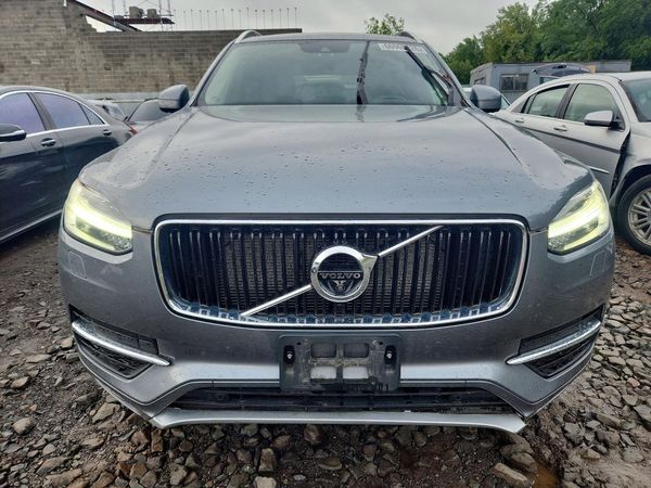 2018 VOLVO XC90