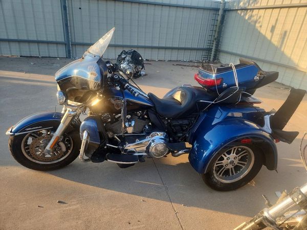 2018 HARLEY-DAVIDSON FLHTCUTG