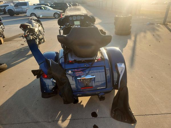 2018 HARLEY-DAVIDSON FLHTCUTG