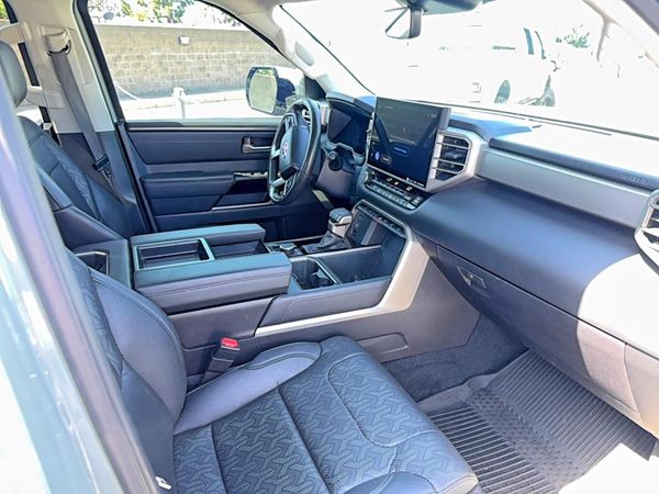 2024 TOYOTA TUNDRA