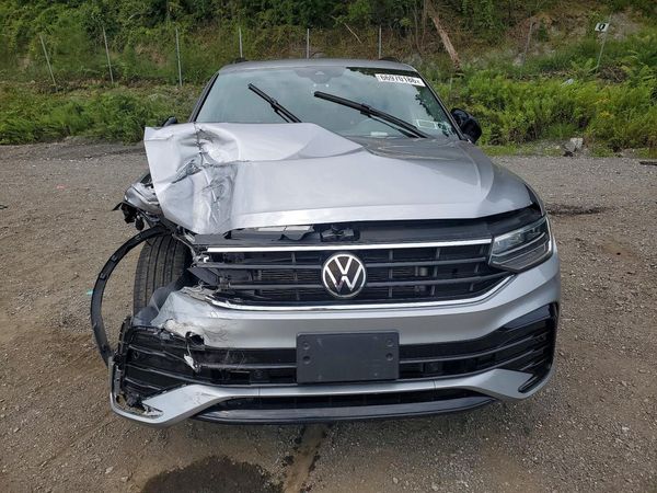 2022 VOLKSWAGEN TIGUAN 4Motion SE R-Line Black
