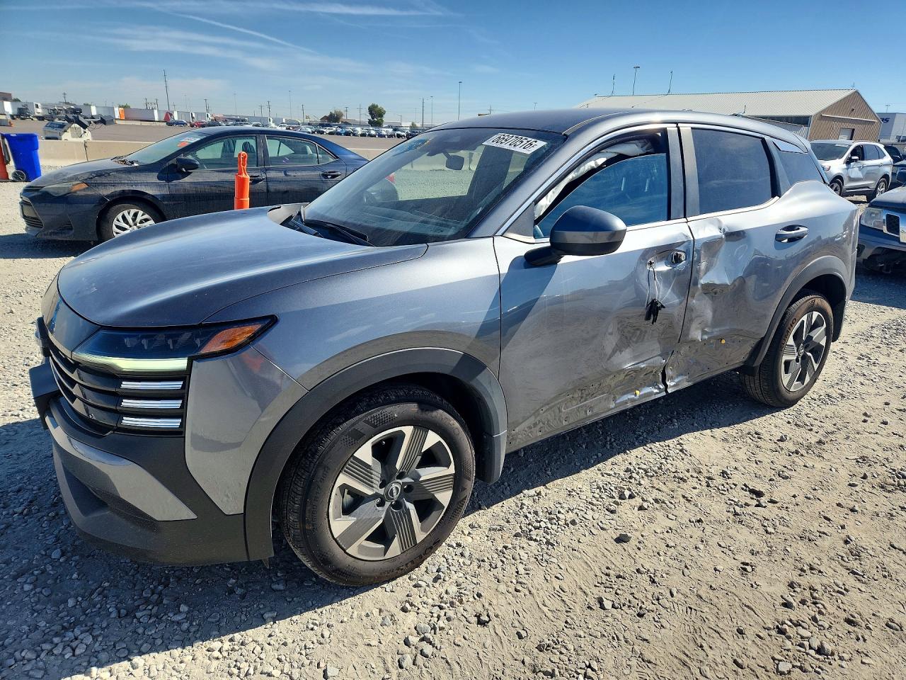 2025 NISSAN KICKS