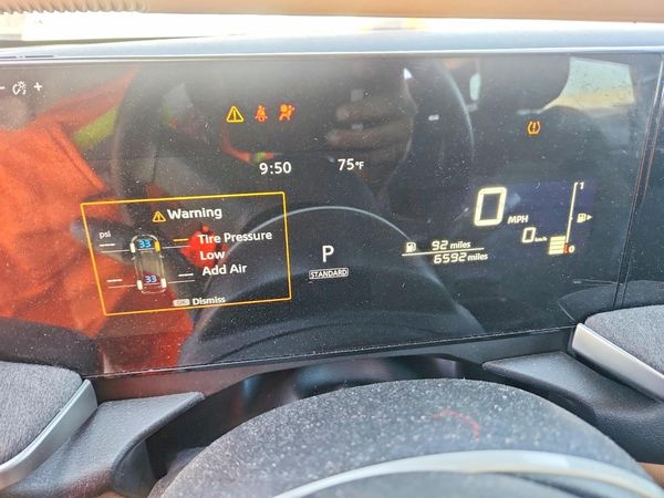 2025 NISSAN KICKS