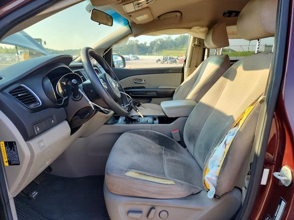 2017 KIA SEDONA LX