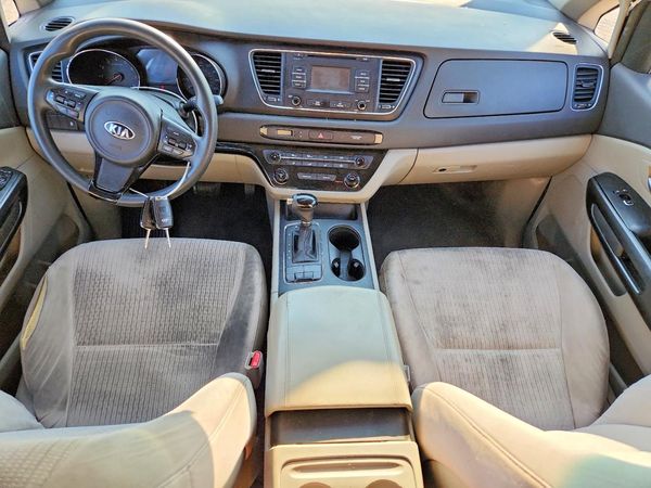 2017 KIA SEDONA LX