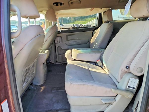 2017 KIA SEDONA LX