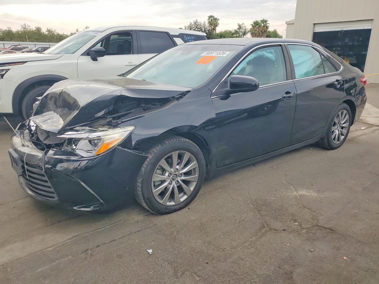 2017 TOYOTA CAMRY XLE/XSE