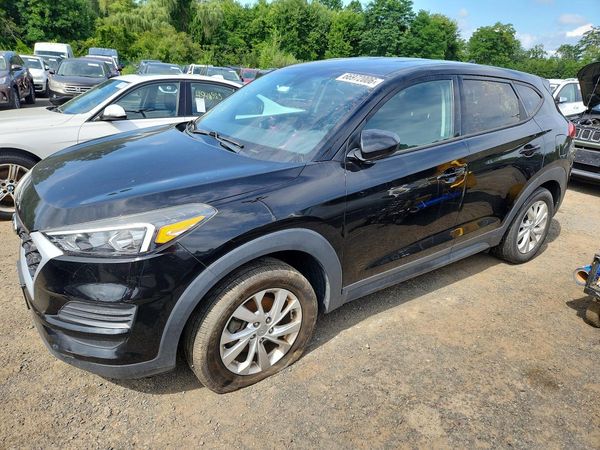 2020 HYUNDAI TUCSON SE — Front 3/4