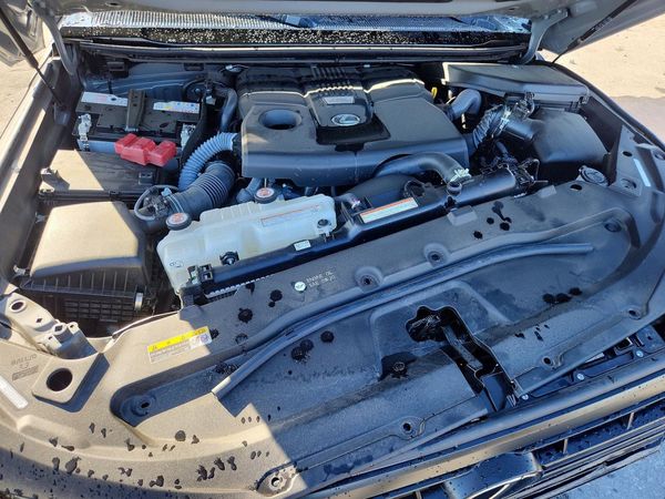2025 LEXUS GX GX 550 — Engine bay