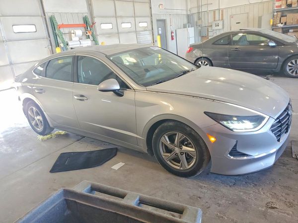 2022 HYUNDAI SONATA SE