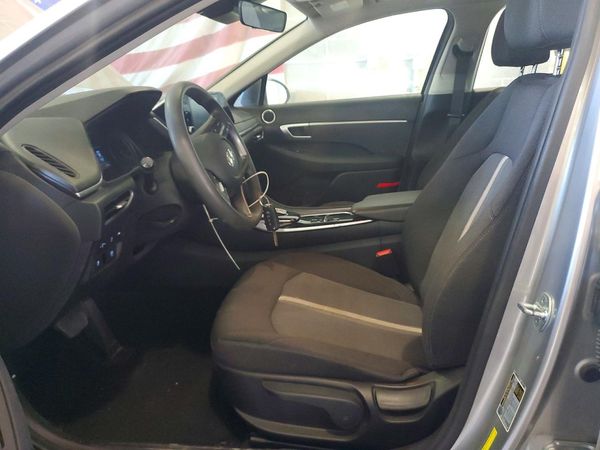 2022 HYUNDAI SONATA SE