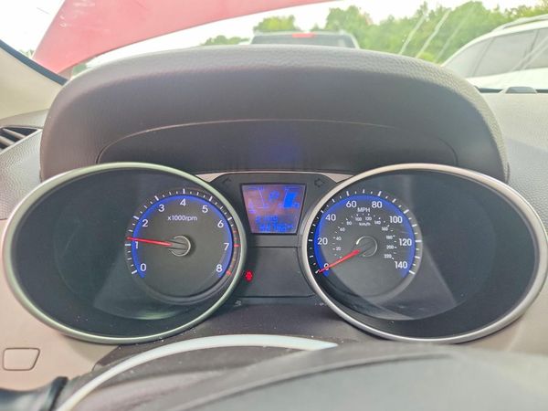 2015 HYUNDAI TUCSON GL (Middle-Low)