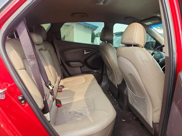 2015 HYUNDAI TUCSON GL (Middle-Low)