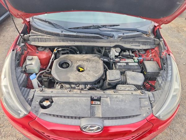2015 HYUNDAI TUCSON GL (Middle-Low)