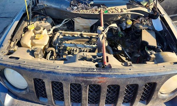 2014 JEEP PATRIOT Sport — Engine bay