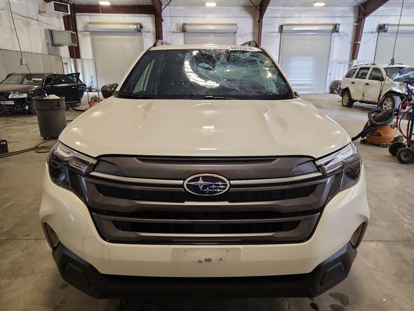 2025 SUBARU FORESTER Premium Base