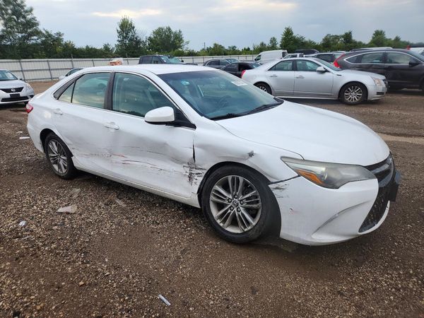 2016 TOYOTA CAMRY