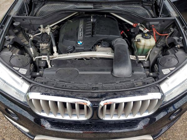 2017 BMW X5 xDrive35i — Engine bay