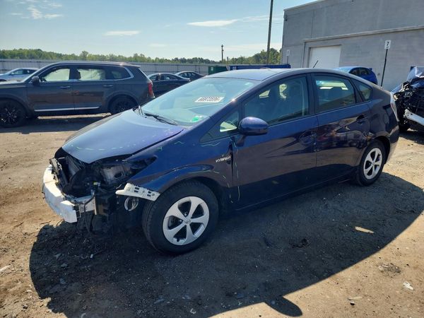 2015 TOYOTA PRIUS