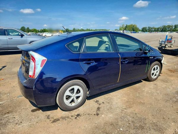 2015 TOYOTA PRIUS