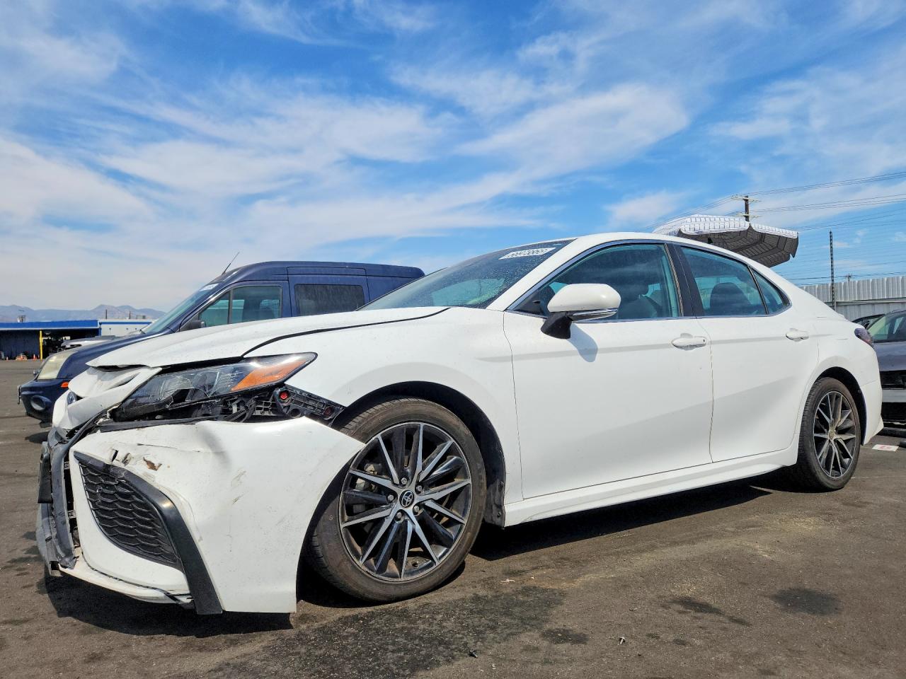2023 TOYOTA CAMRY SE — Front 3/4