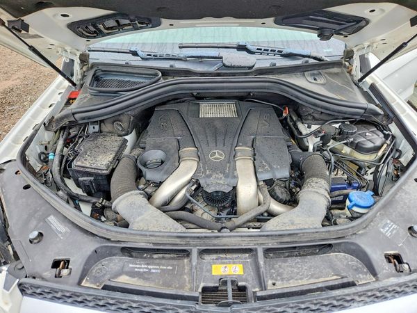 2014 MERCEDES-BENZ GL-CLASS GL450 4MATIC — Engine bay