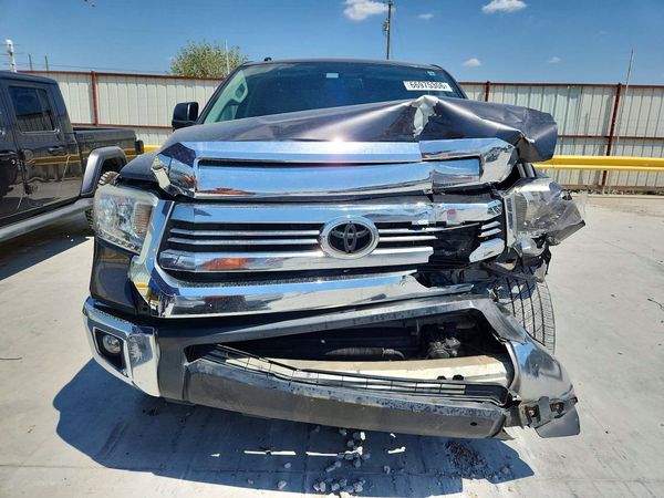 2017 TOYOTA TUNDRA SR5