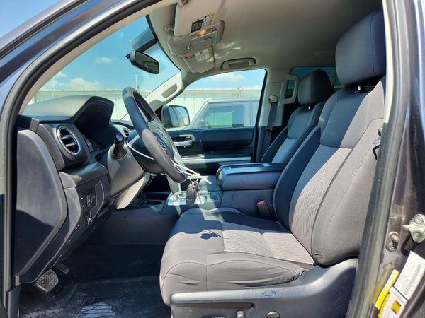 2017 TOYOTA TUNDRA SR5