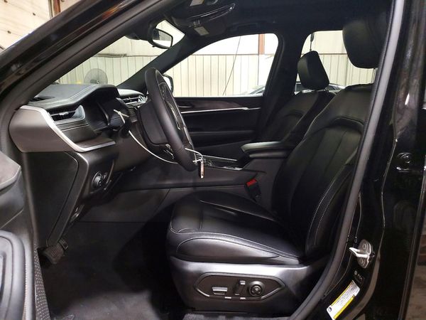 2024 JEEP CHEROKEE Limited — DENT