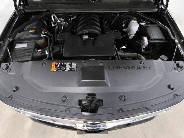 2020 CHEVROLET TAHOE LT — Engine bay